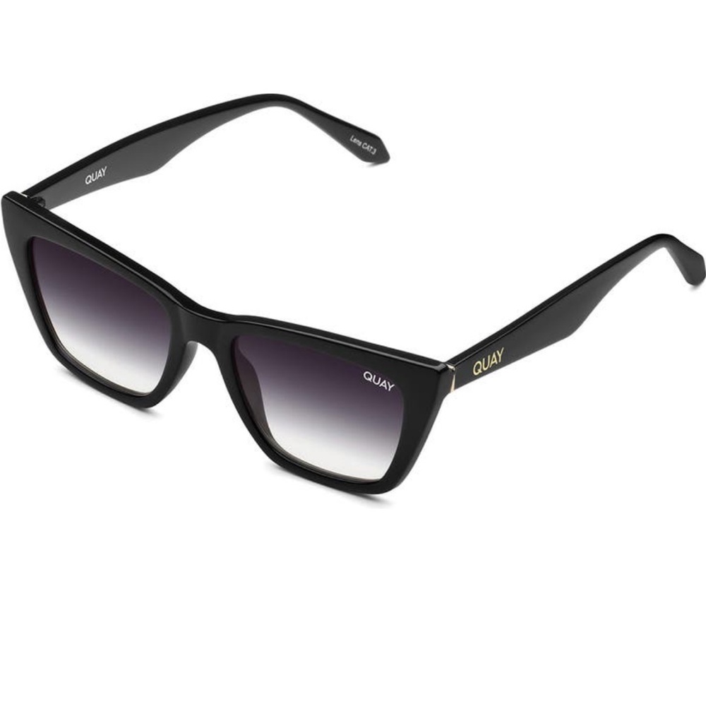 Quay Australia
Call The Shots 48mm
Gradient Cat Eye
Sunglasses worn